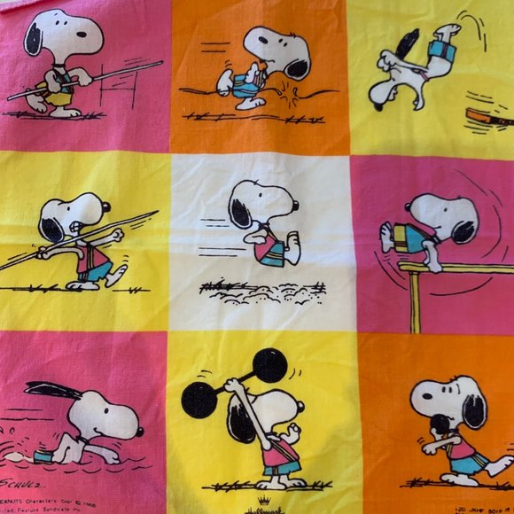 RARE LOT OF 3 VINTAGE (1959, 1970) SNOOPY HANDKERCHIEFS - Picture 14 of 15